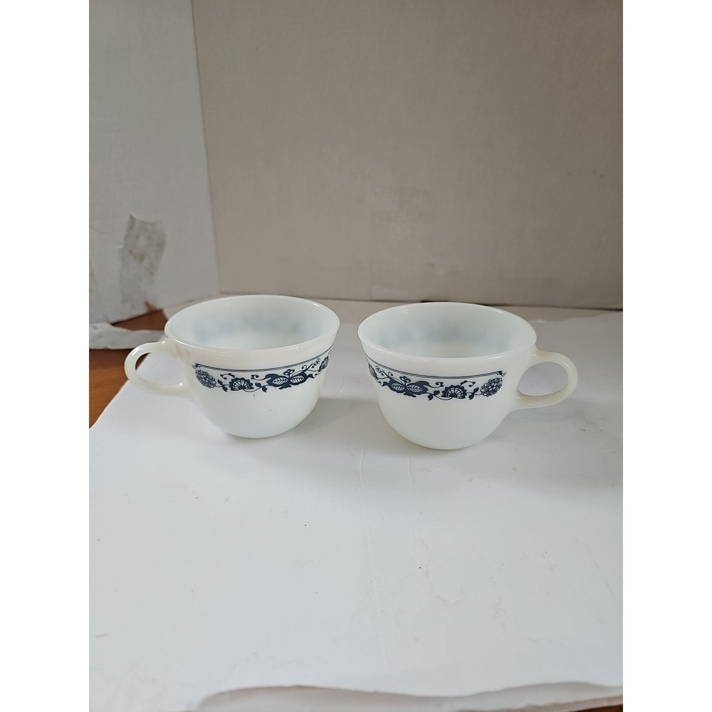 Pyrex Glass Old Town Blue Onion C Handle  Tea Cups Corning Lot Of 2